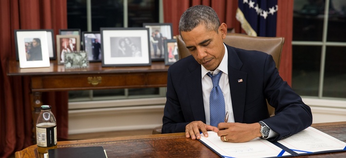 President Obama signs the Pay Our Military Act on Oct. 1. President Obama signs the Pay Our Military Act on Oct. 1.