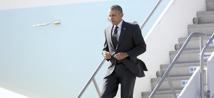 President Obama steps off of Air Force One before a series of fundraisers in Los Angeles, Calif. on May 7, 2014. President Obama steps off of Air Force One before a series of fundraisers in Los Angeles, Calif. on May 7, 2014.