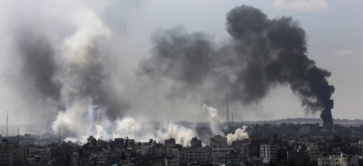 Smoke from Israeli strikes rise over northern Gaza Strip, Sunday, July 27, 2014. Israel resumed its Gaza offensive on Sunday, calling off a unilateral extension of a cease-fire after Palestinian militants fired several rockets at southern Israel. Smoke from Israeli strikes rise over northern Gaza Strip, Sunday, July 27, 2014. Israel resumed its Gaza offensive on Sunday, calling off a unilateral extension of a cease-fire after Palestinian militants fired several rockets at southern Israel.