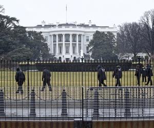 Secret Service officers search the south grounds of the White House in Washington, Monday, Jan. 26, 2015. Secret Service officers search the south grounds of the White House in Washington, Monday, Jan. 26, 2015.