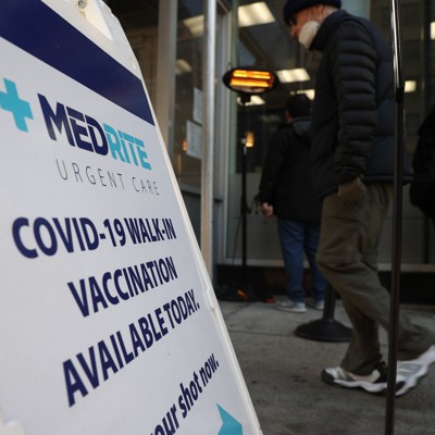 Judge Suspends White House's Vaccine Mandate for Contractors - Vimarsana News