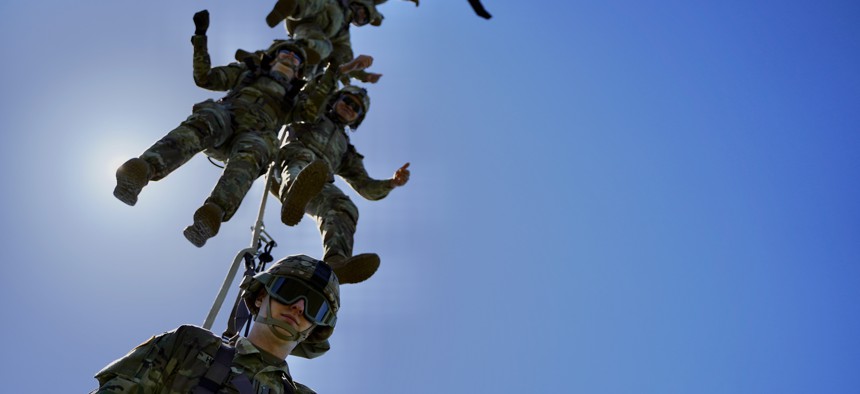 101st Airborne Division soldiers practice Special Insertion/Extraction System (SPIES) rigging with the 101st Combat Aviation Brigade at the Sabalauski Air Assault School, Fort Campbell, Kentucky, on April 14, 2022.