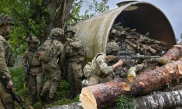 Soldiers from Royal Welsh Battlegroup take part in maneuvers during NATO exercise Hedgehog on the Estonian Latvian border on May 26, 2022 in Voru, Estonia. 