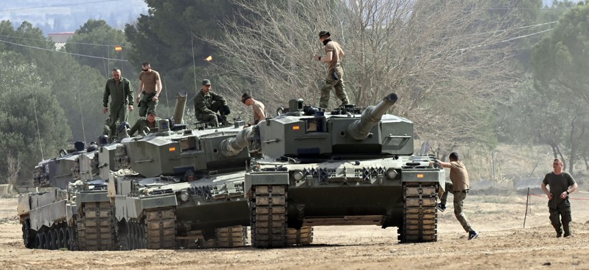 Ukrainian military personnel receive armored manoeuvre training on German-made Leopard 2 battle tanks at the Spanish army's training centre of San Gregorio in Zaragoza on March 13, 2023.