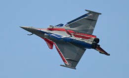 A Rafale fighter jet performs during an exhibition flight demonstration as part of the Paris Air Show at the ParisLe Bourget Airport on June 17, 2025. 