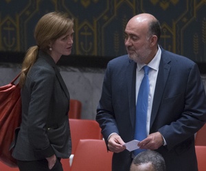 Israel's Ambassador to the U.N. Ron Prosor (right), speaks with U.S. Ambassador to the U.N. Samantha Power after a meeting of the U.N. Security Council, on July 28, 2014. Israel's Ambassador to the U.N. Ron Prosor (right), speaks with U.S. Ambassador to the U.N. Samantha Power after a meeting of the U.N. Security Council, on July 28, 2014.