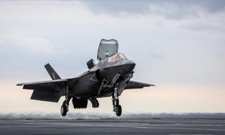The first ever Shipborne Rolling Vertical Landing (SRVL) has been carried out with an F-35B Lightning II joint strike fighter jet conducting trials onboard the new British aircraft carrier, HMS Queen Elizabeth. The first ever Shipborne Rolling Vertical Landing (SRVL) has been carried out with an F-35B Lightning II joint strike fighter jet conducting trials onboard the new British aircraft carrier, HMS Queen Elizabeth.